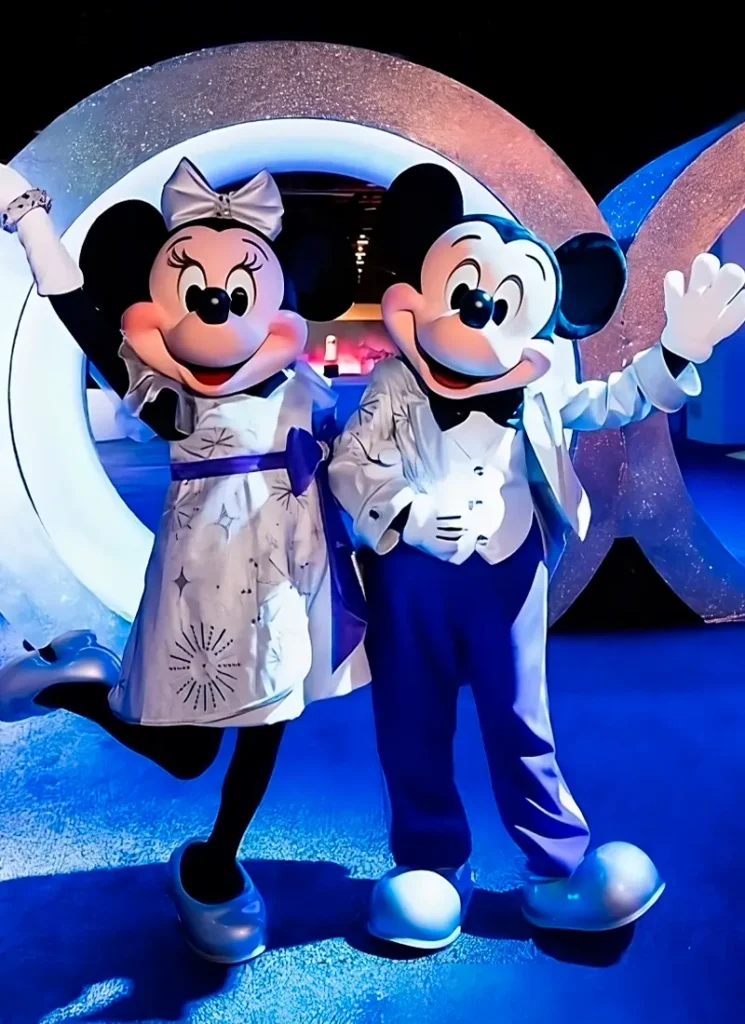 Mickey y Minnie en el evento Disney 100